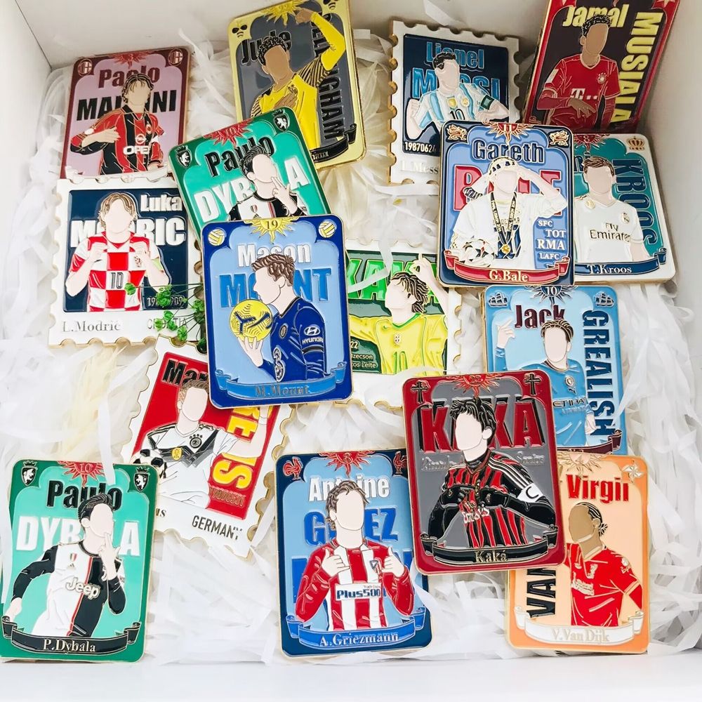 Custom Design Gold Plated World Cup Football Star Hard Enamel Pin World Trading Pin Soccer Sports Soft Enamel Pins Badge Set